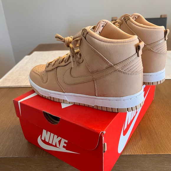 Nike Men’s High-Top Sneakers in Light Tan Vanchetta Tan - Picture 15 of 16